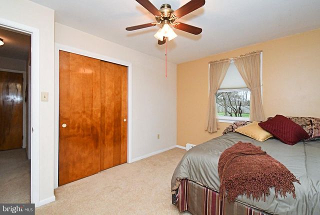 725 MINE HILL RD, Schwenksville, PA 19473