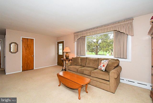 725 MINE HILL RD, Schwenksville, PA 19473