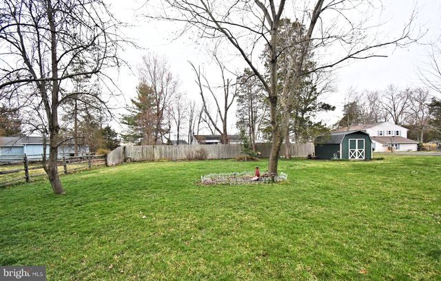 725 MINE HILL RD, Schwenksville, PA 19473