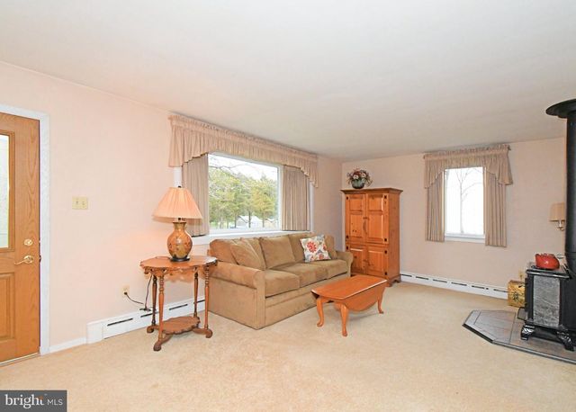 725 MINE HILL RD, Schwenksville, PA 19473