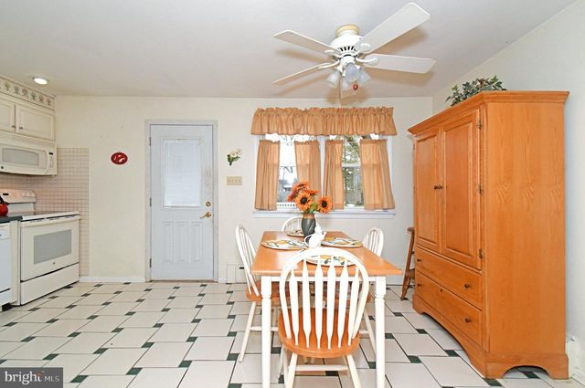 725 MINE HILL RD, Schwenksville, PA 19473