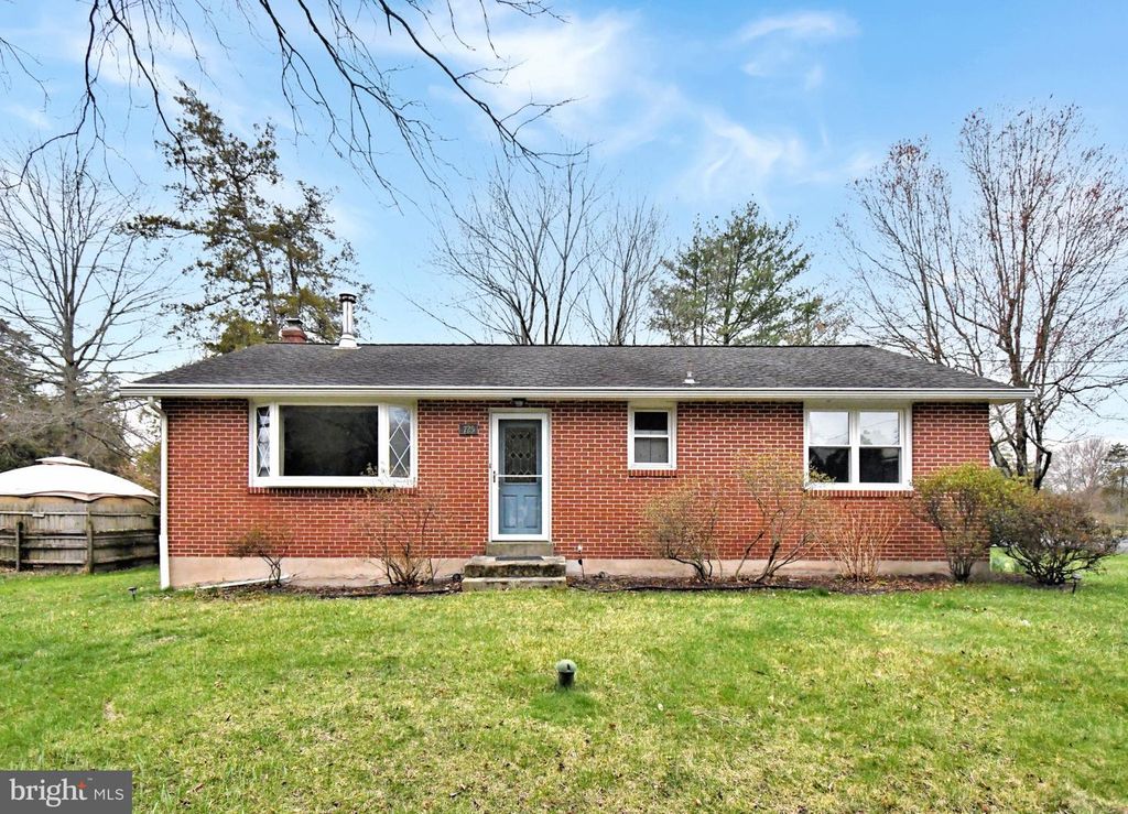 725 MINE HILL RD, Schwenksville, PA 19473