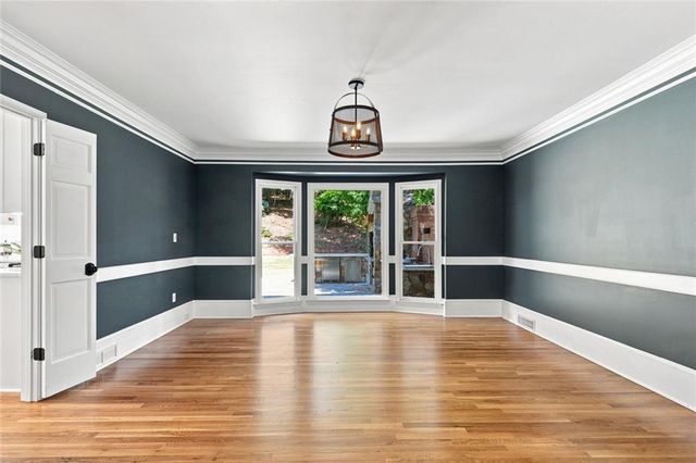 7680 Dunvegan Close, Sandy Springs, GA 30350