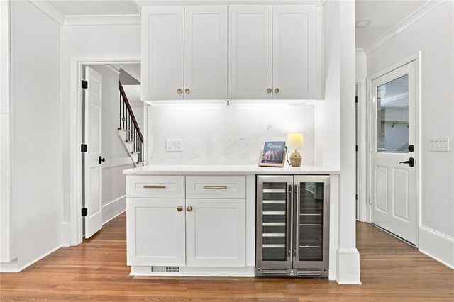 7680 Dunvegan Close, Sandy Springs, GA 30350