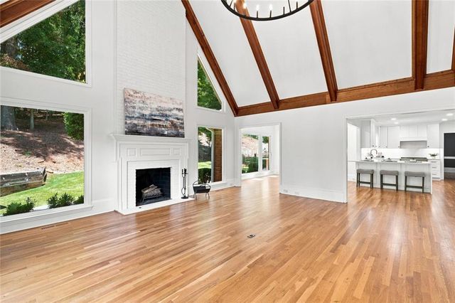7680 Dunvegan Close, Sandy Springs, GA 30350