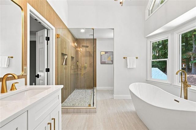 7680 Dunvegan Close, Sandy Springs, GA 30350