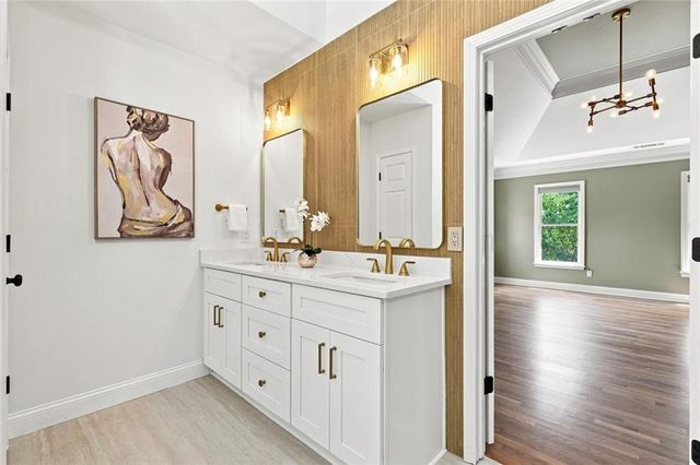 7680 Dunvegan Close, Sandy Springs, GA 30350