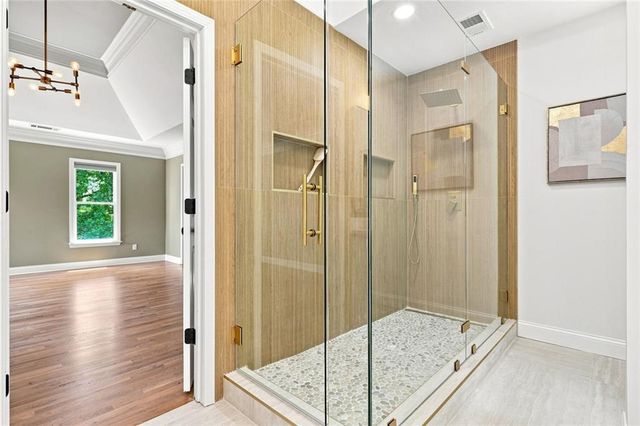 7680 Dunvegan Close, Sandy Springs, GA 30350