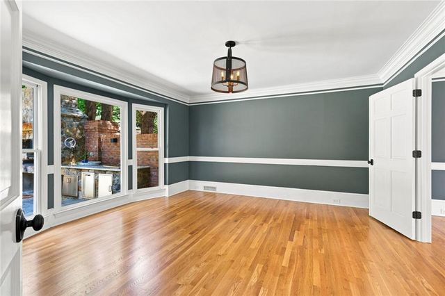 7680 Dunvegan Close, Sandy Springs, GA 30350