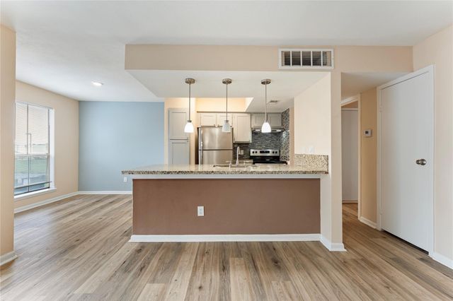 3919 Fairmont Parkway 250, Pasadena, TX 77504