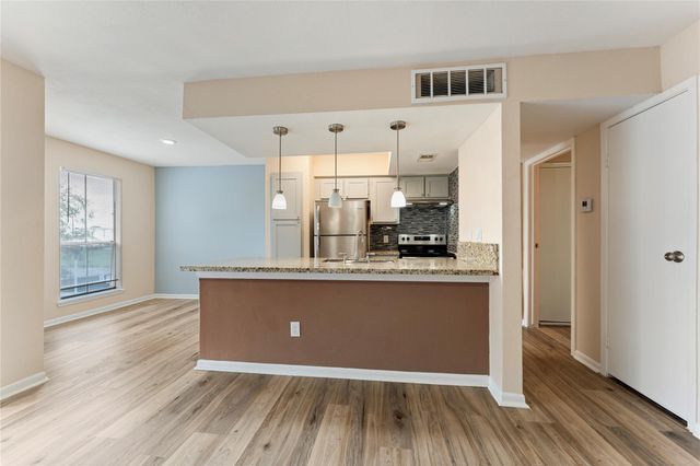 3919 Fairmont Parkway 250, Pasadena, TX 77504