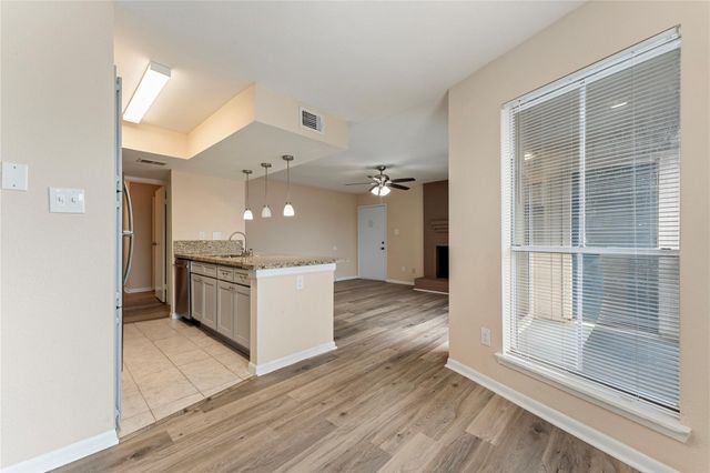 3919 Fairmont Parkway 250, Pasadena, TX 77504