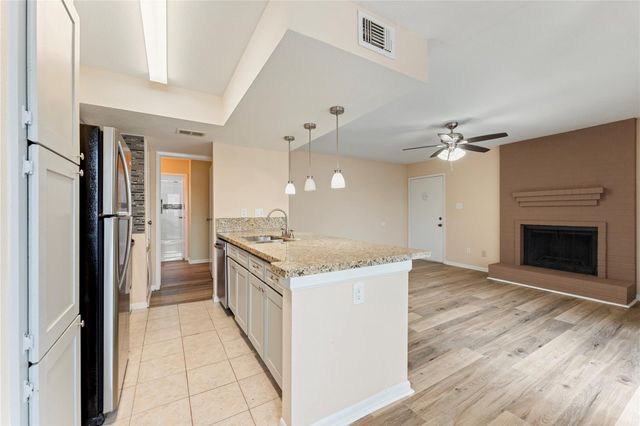 3919 Fairmont Parkway 250, Pasadena, TX 77504