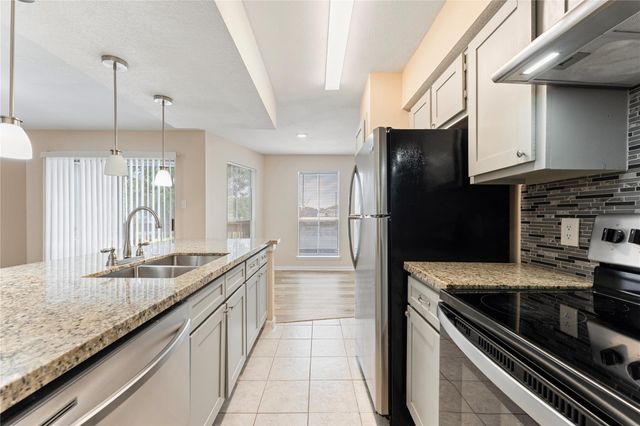 3919 Fairmont Parkway 250, Pasadena, TX 77504