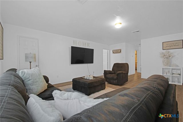 200 W Vega Lane, Killeen, TX 76542