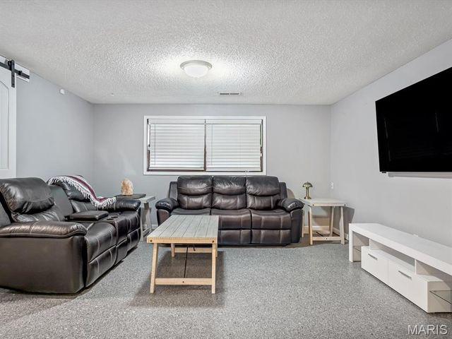149 Glenwood Drive, Glen Carbon, IL 62034