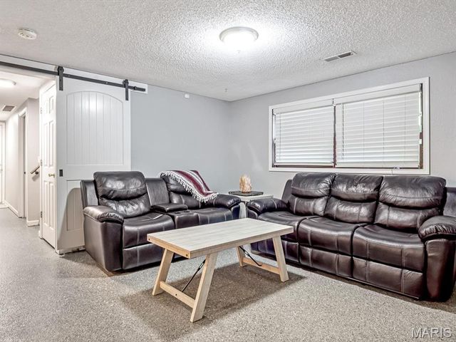 149 Glenwood Drive, Glen Carbon, IL 62034