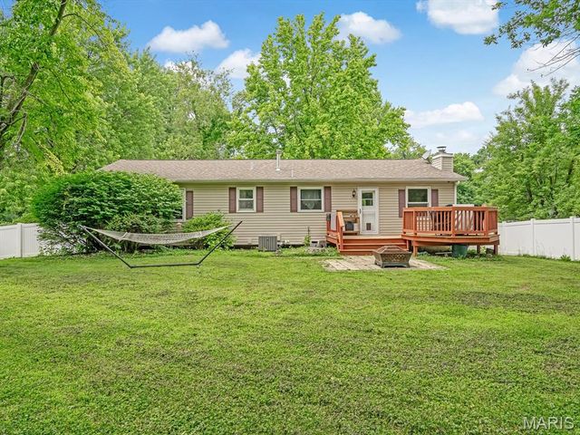 149 Glenwood Drive, Glen Carbon, IL 62034