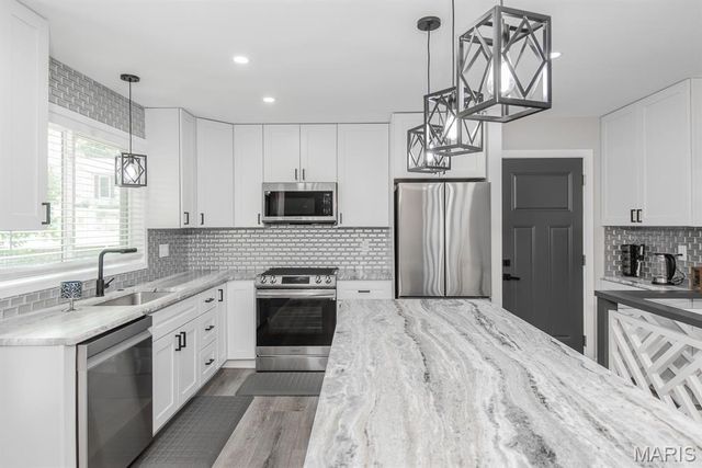 3 Thornway Court, St Peters, MO 63376