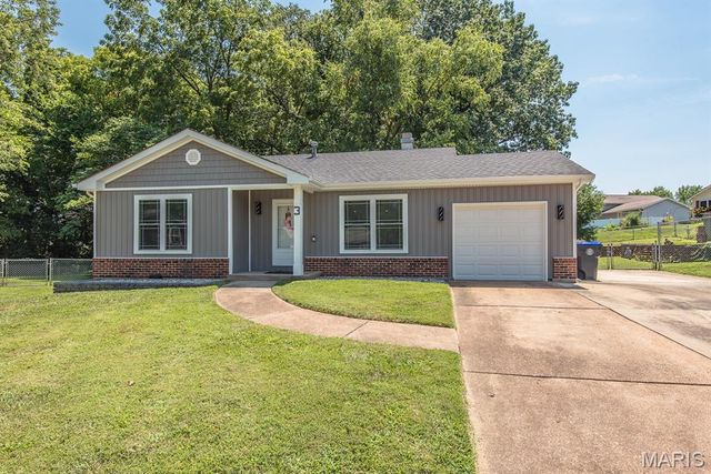 3 Thornway Court, St Peters, MO 63376