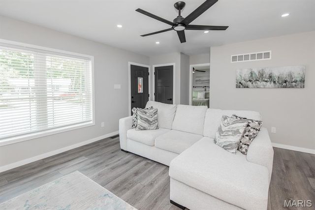 3 Thornway Court, St Peters, MO 63376