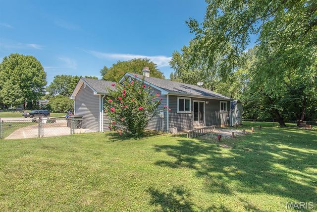 3 Thornway Court, St Peters, MO 63376