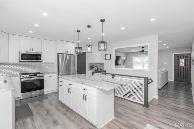 3 Thornway Court, St Peters, MO 63376