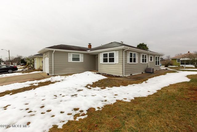 11 Palmetto Point Street, Toms River, NJ 08757