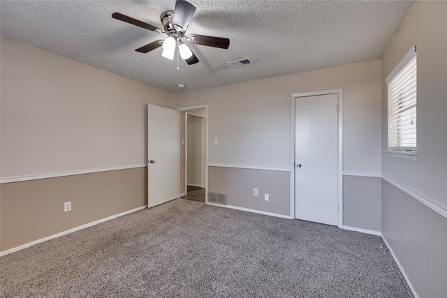 504 S Colonial Drive, Cleburne, TX 76033