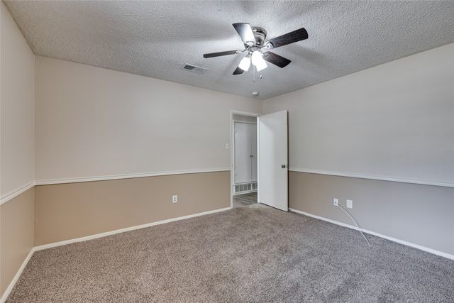 504 S Colonial Drive, Cleburne, TX 76033