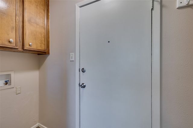 504 S Colonial Drive, Cleburne, TX 76033