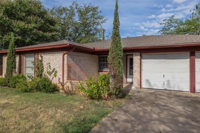 504 S Colonial Drive, Cleburne, TX 76033