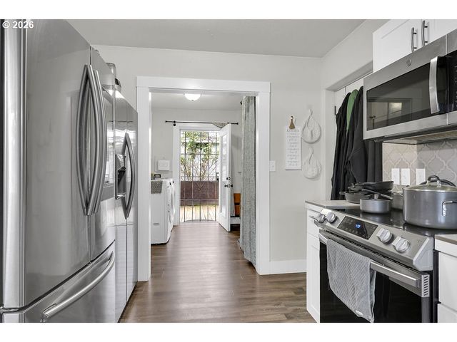 1215 IRVING Rd, Eugene, OR 97404