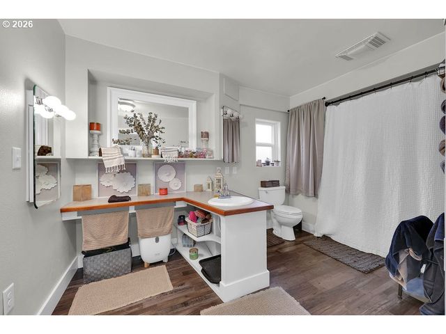 1215 IRVING Rd, Eugene, OR 97404