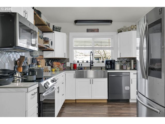 1215 IRVING Rd, Eugene, OR 97404