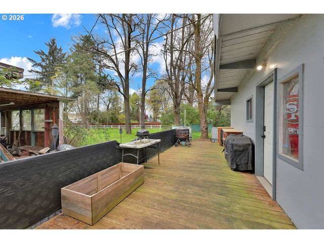 1215 IRVING Rd, Eugene, OR 97404