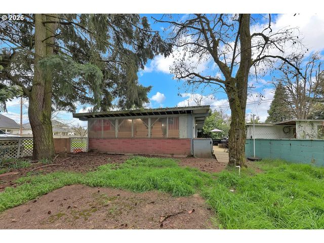 1215 IRVING Rd, Eugene, OR 97404