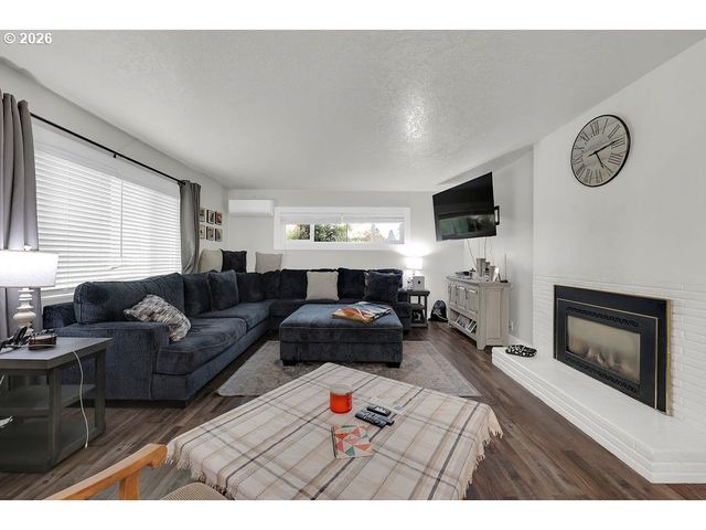 1215 IRVING Rd, Eugene, OR 97404