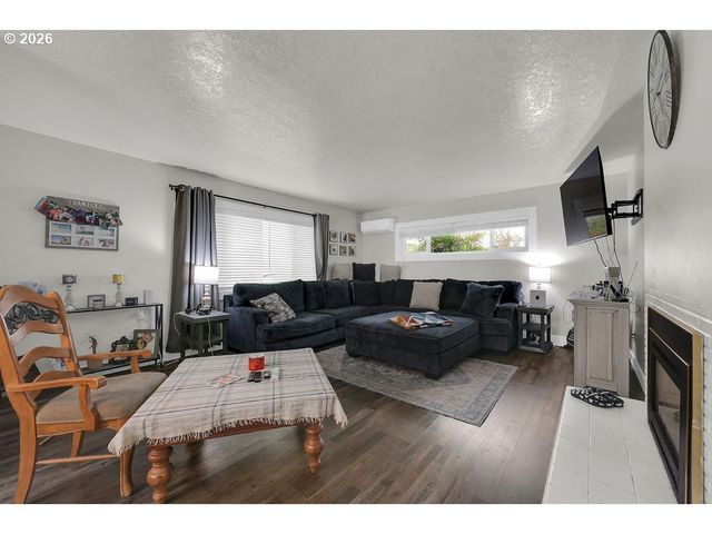 1215 IRVING Rd, Eugene, OR 97404