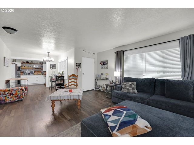 1215 IRVING Rd, Eugene, OR 97404