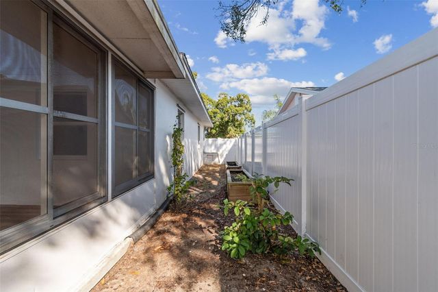 1322 48TH AVENUE N, St Petersburg, FL 33703