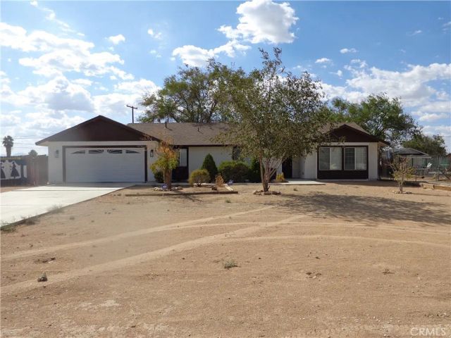 12744 Running Deer, Apple Valley, CA 92308