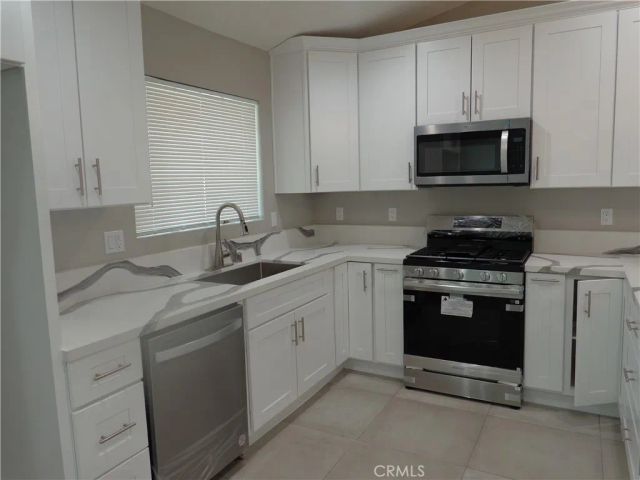 12744 Running Deer, Apple Valley, CA 92308