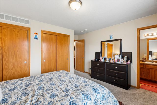 3123 SW Chestnut Court, Ankeny, IA 50023