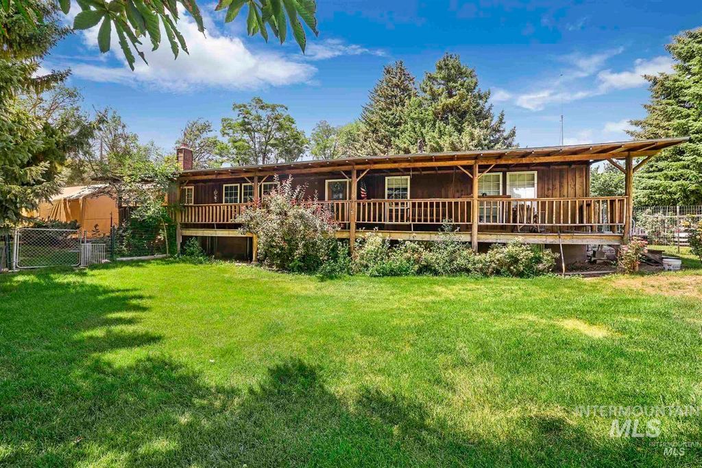 166 W 300 S, Jerome, ID 83338