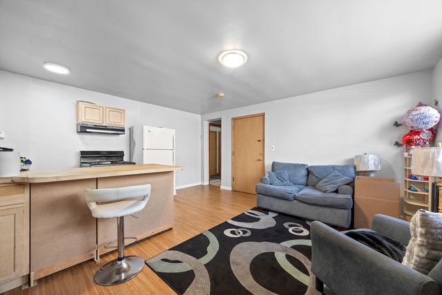 7730 Ogden Avenue, Lyons, IL 60534