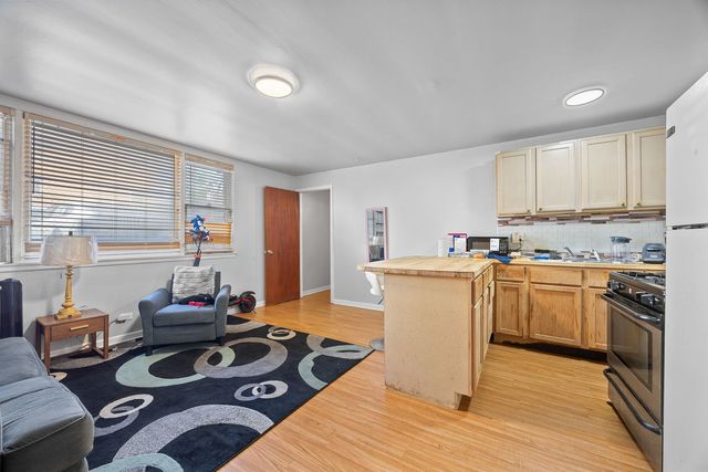 7730 Ogden Avenue, Lyons, IL 60534