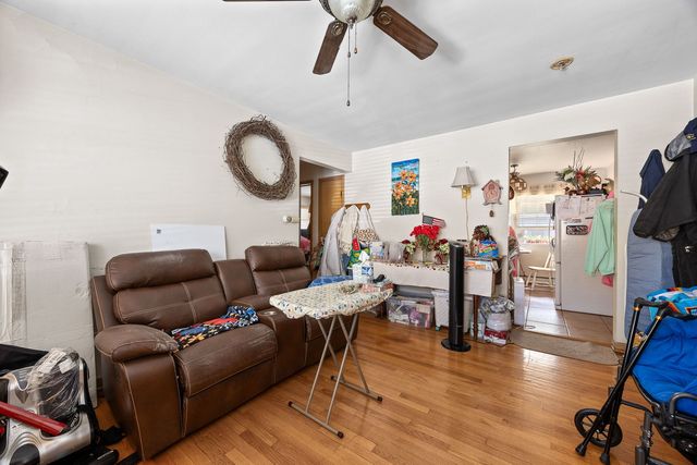 7730 Ogden Avenue, Lyons, IL 60534