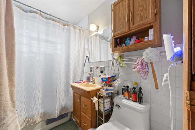 7730 Ogden Avenue, Lyons, IL 60534