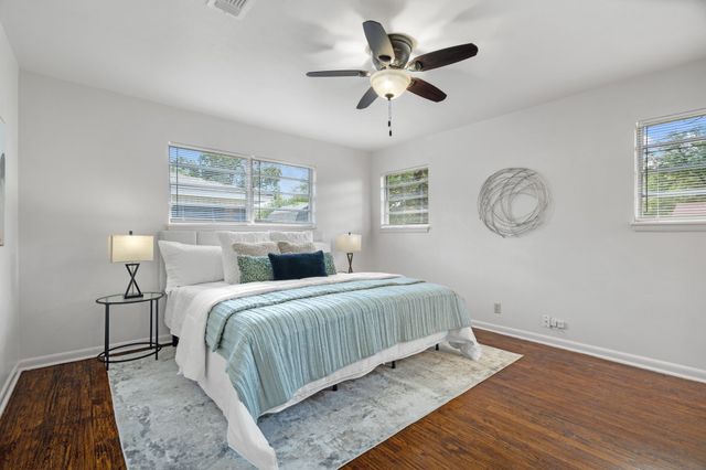 429 Ridgecrest Drive, Hurst, TX 76053